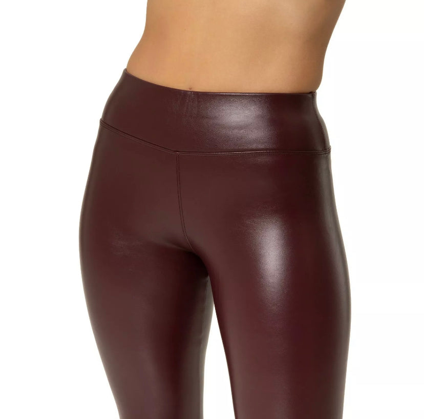 WetLook Leggings image 10