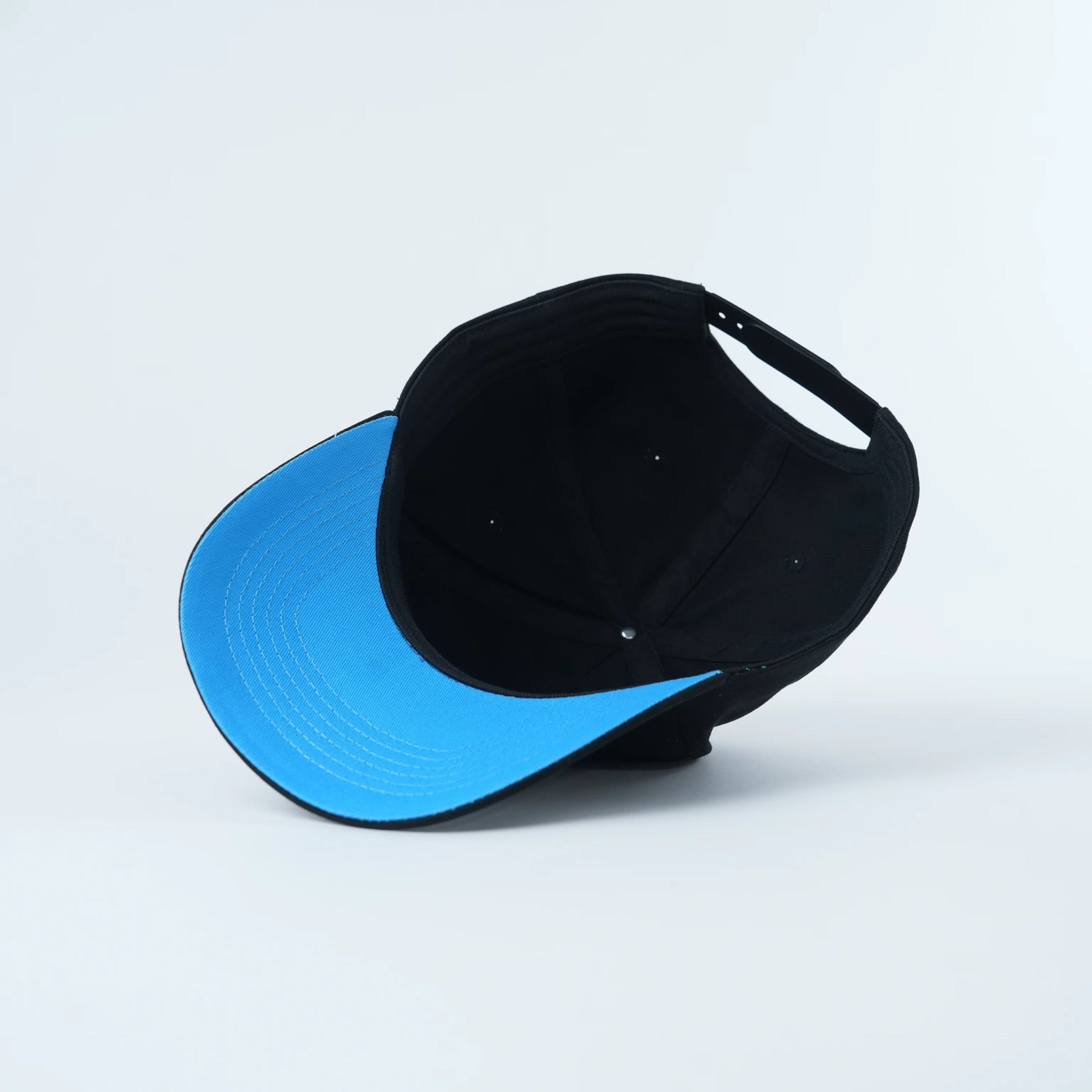 New 3D U Caps
